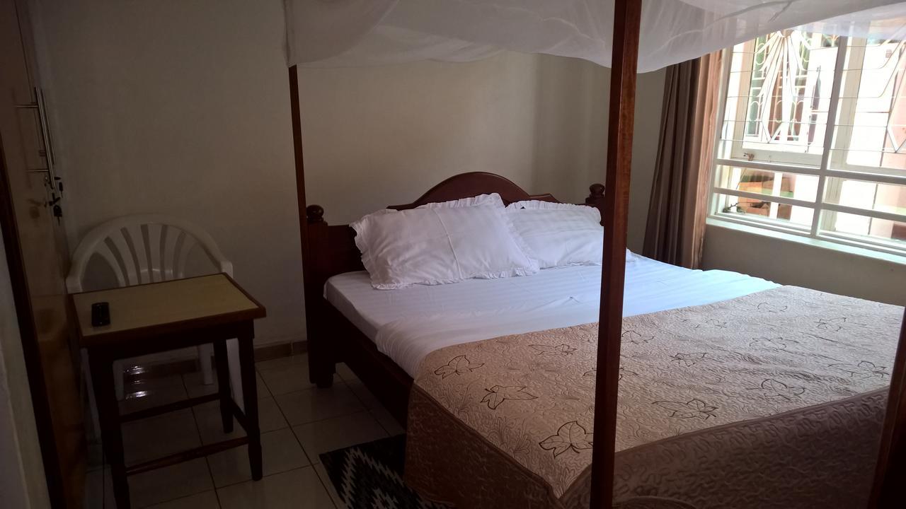 Mubende Hotel Luaran gambar